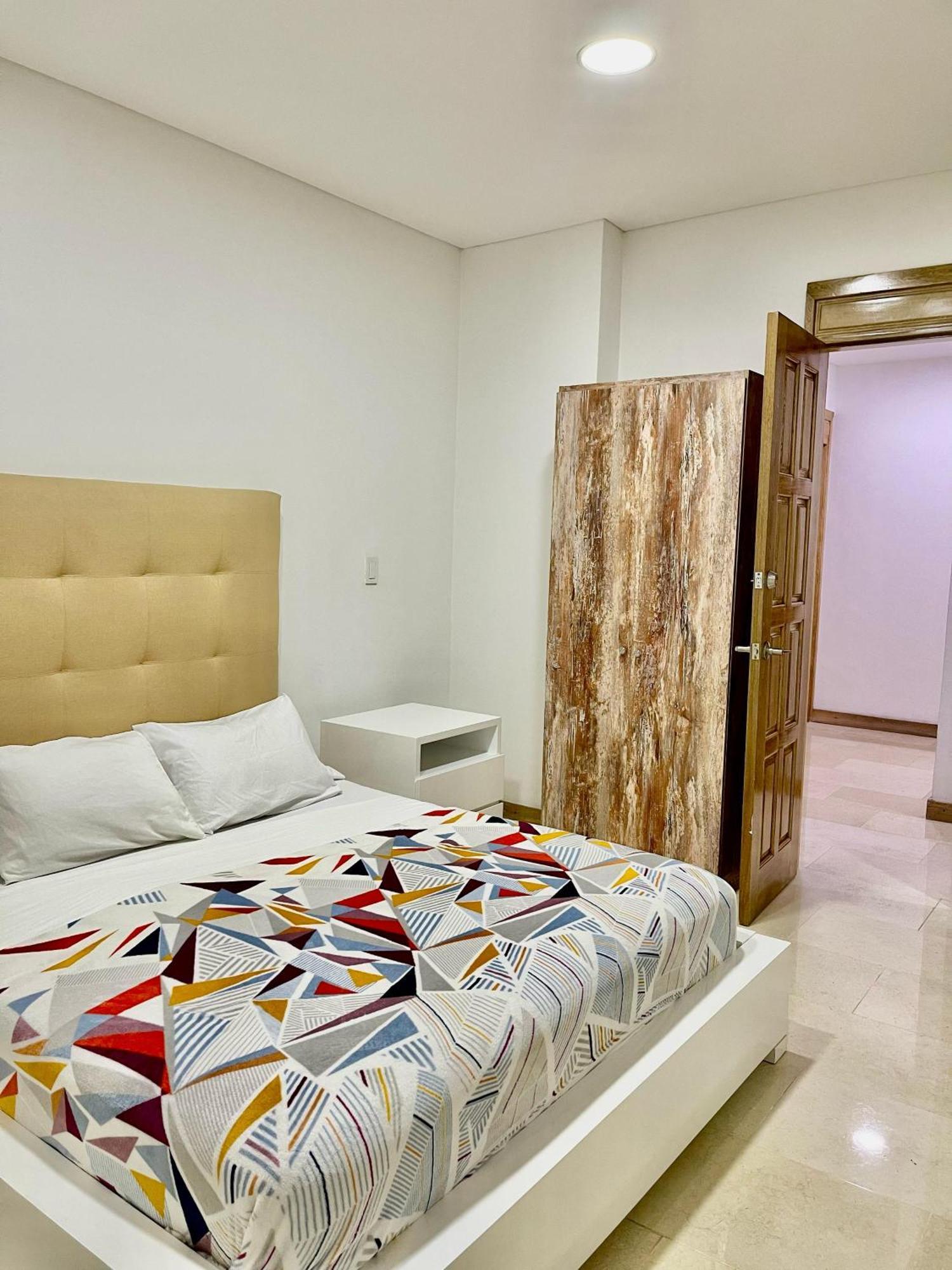 Hotel Cattaleya City Калі Екстер'єр фото