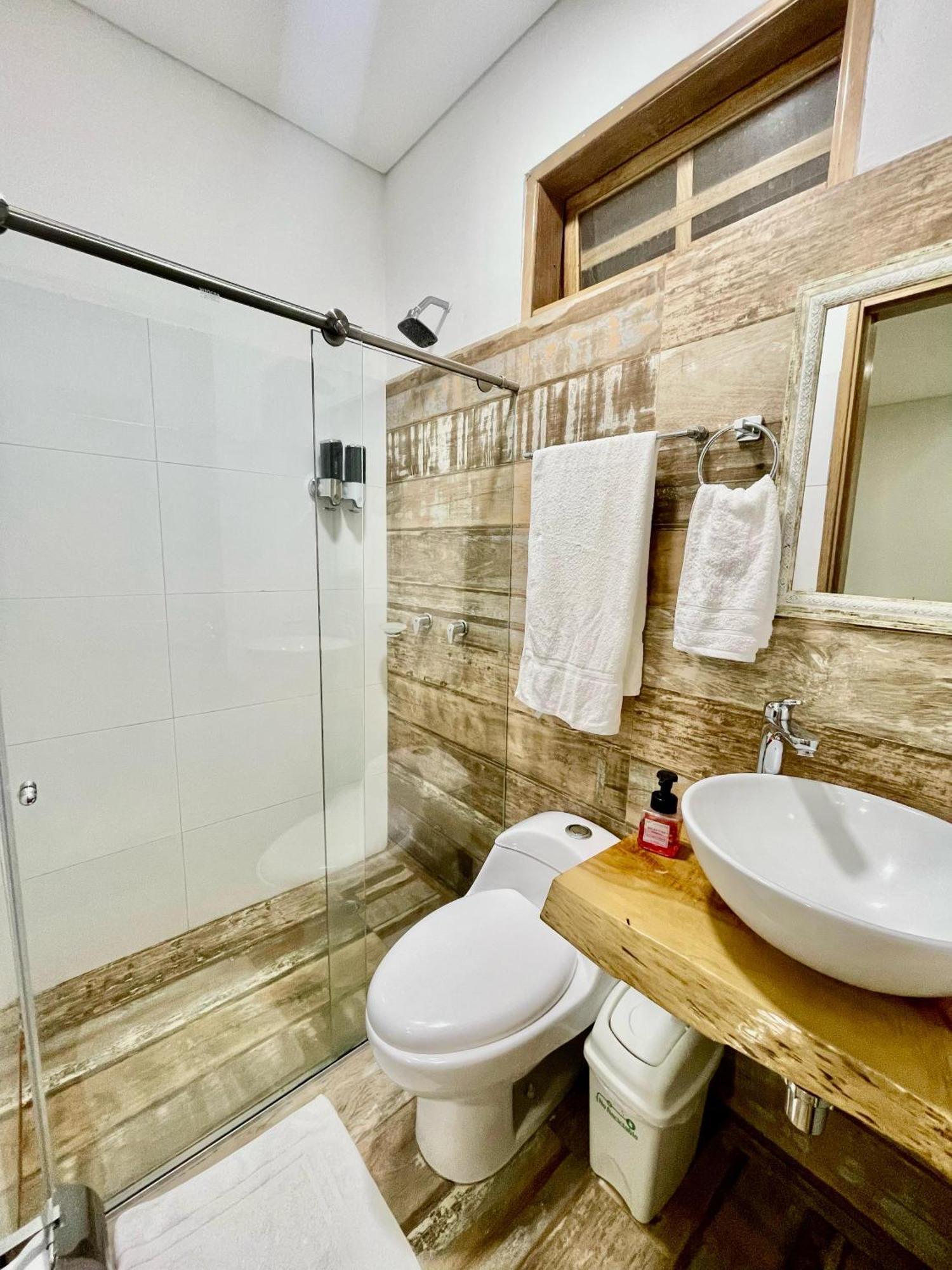 Hotel Cattaleya City Калі Екстер'єр фото