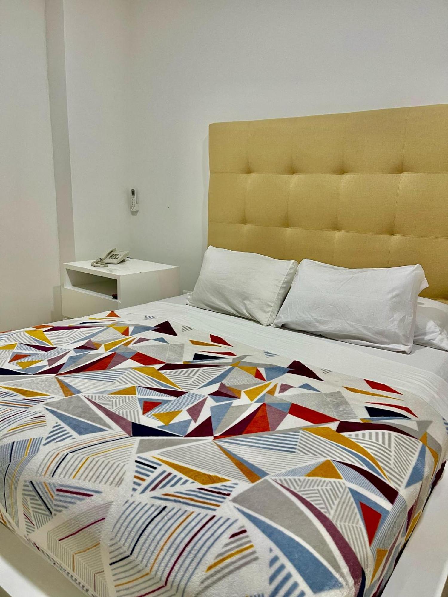 Hotel Cattaleya City Калі Екстер'єр фото