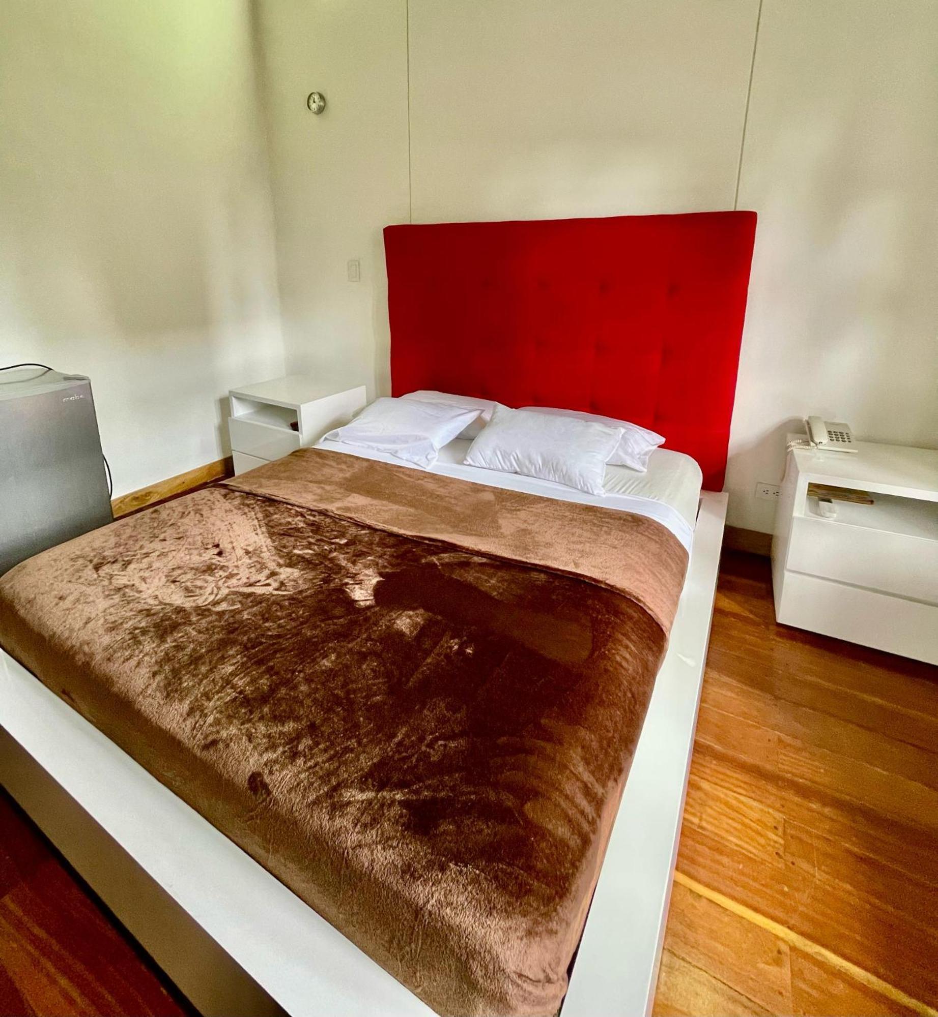 Hotel Cattaleya City Калі Екстер'єр фото